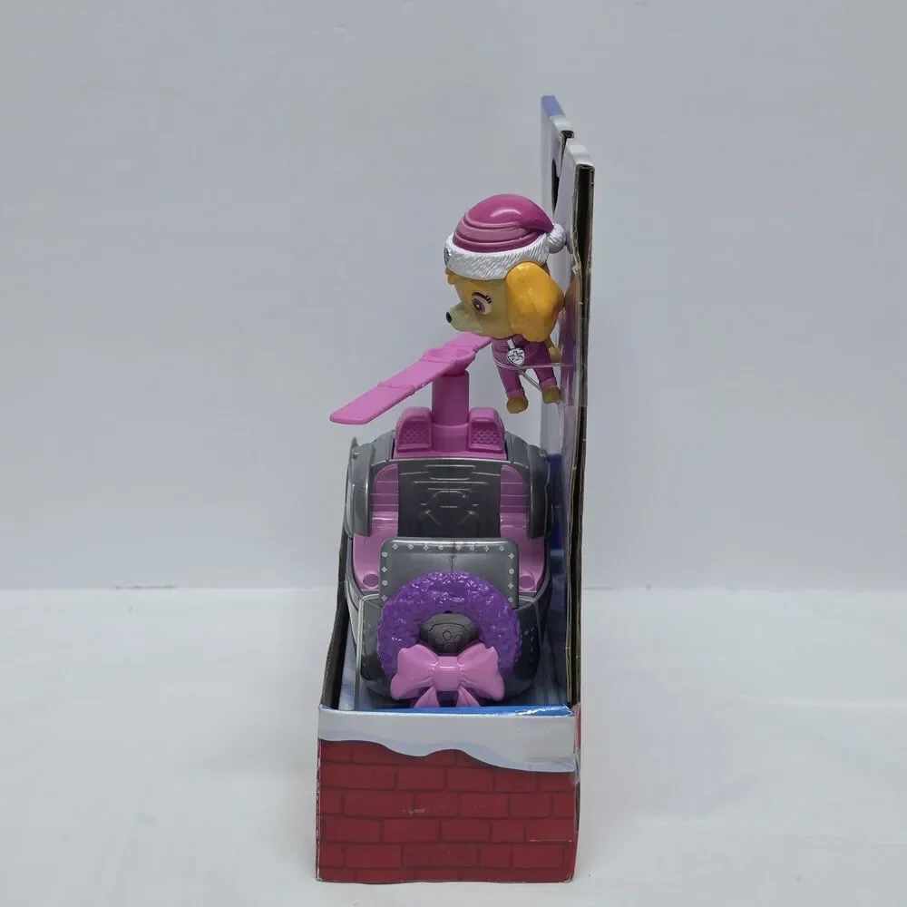PAW Patrol Skye Holiday Helicopter with Christmas Wreath & Skye Figurine Set NWT